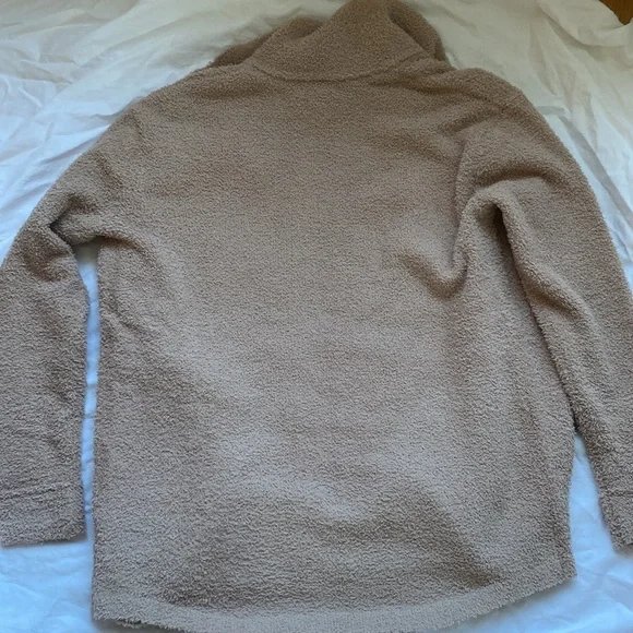 Shacket - Picture 3 of 3